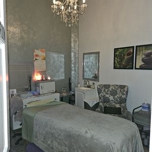 Meet your Posher, Ayana